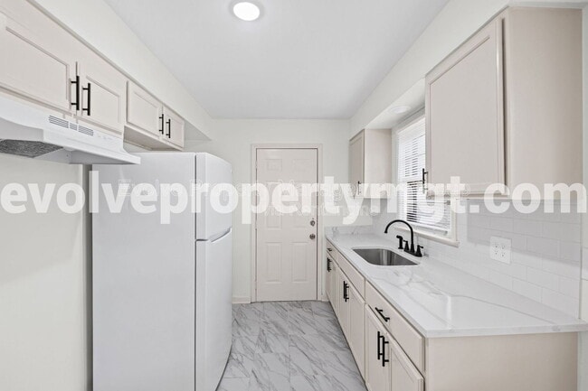 Building Photo - 1564 S Perkins Rd