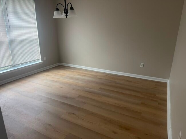 Building Photo - 727 Timber Ridge Trail