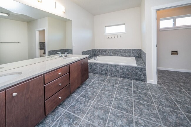 Building Photo - Beautiful Modern Home In Liberty Lake