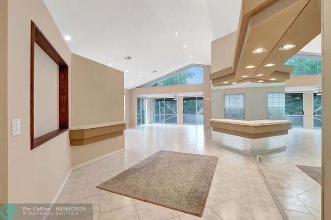 Building Photo - 11081 Springbrook Cir