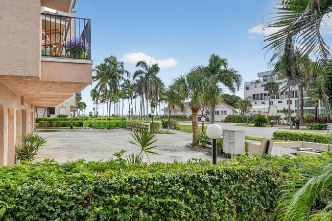 Building Photo - 596 SE 20th Ave