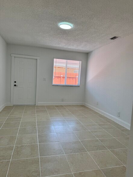 Master Bedroom - 821 SW 9th St