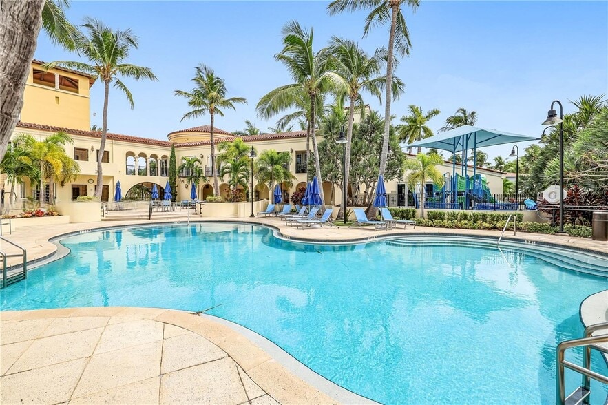 Building Photo - 3015 NE 208th St