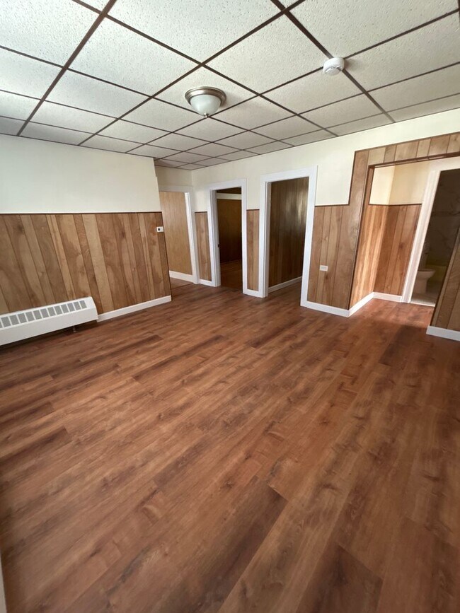 Building Photo - 72-74 Maple St