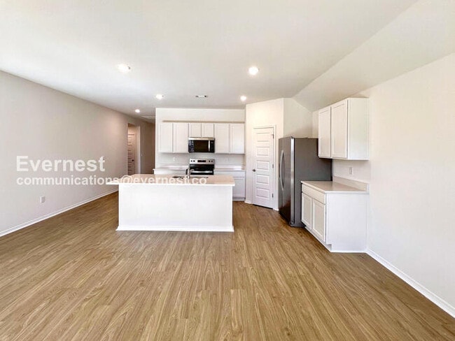 Building Photo - 4-Bed/ 2-Bath Home/Pet Friendly/ Voucher Accepted/Available Now!