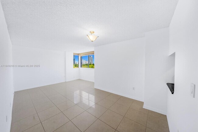 Building Photo - 2400 SW 3rd Ave