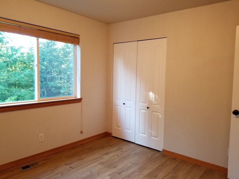 Building Photo - 3532 Skylark Loop