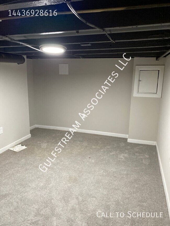 Building Photo - 1816 McHenry St