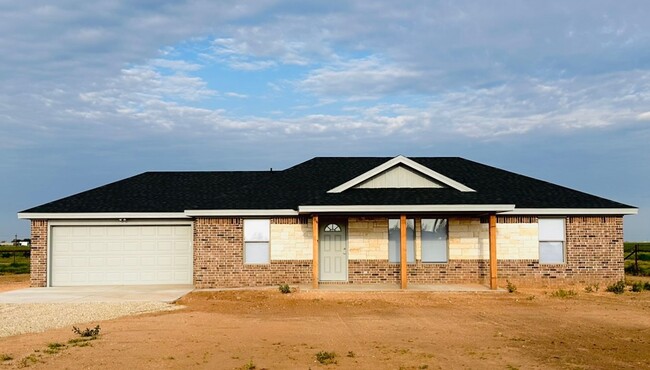 Building Photo - Country Living In Roosevelt ISD!