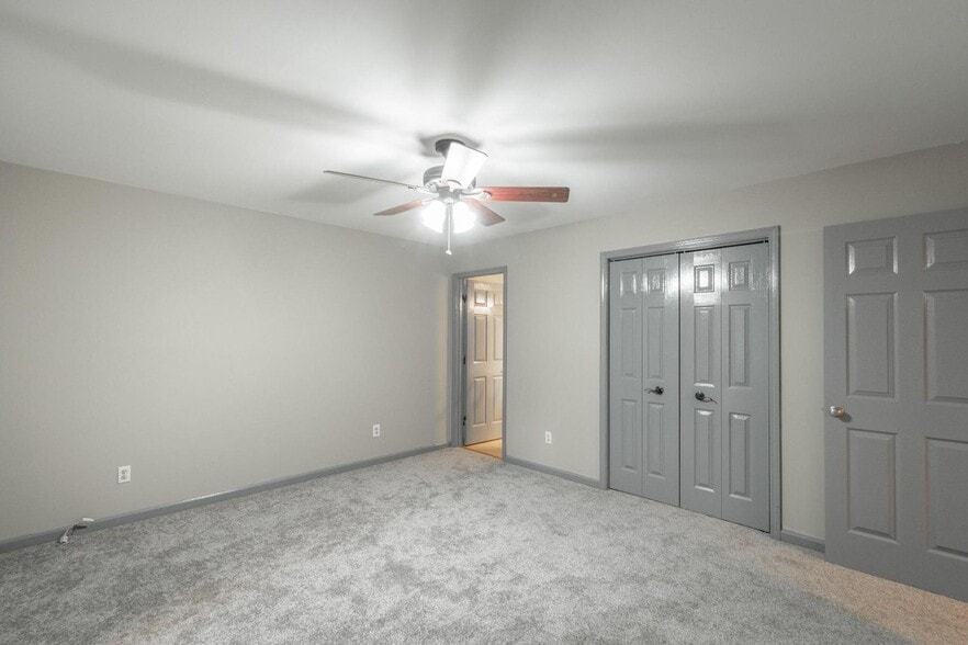 Building Photo - 705 State Line Rd