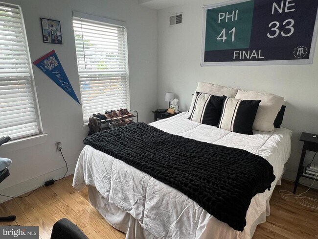 Building Photo - 1431 N 28th St