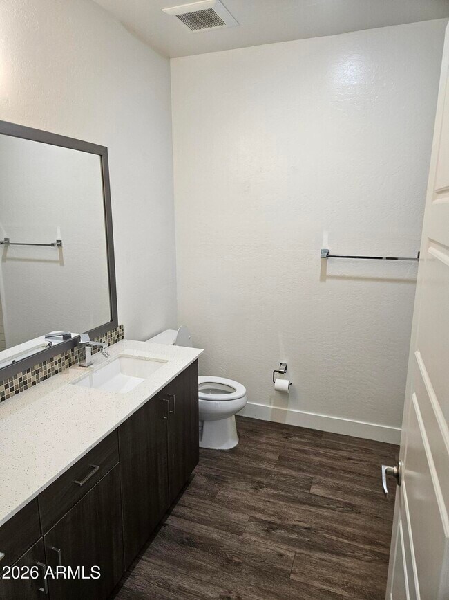 Building Photo - 7981 E Wilshire Dr