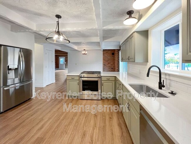 Building Photo - 5600 N Pierce Park Ln