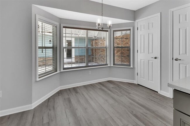Building Photo - 2410 S Glen Eagles Dr