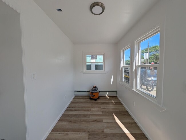 Building Photo - 1109 Adriatic Ave