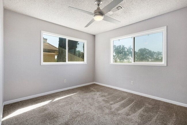 Building Photo - Beautiful Home w/ Panoramic Views!!  (Lake California)