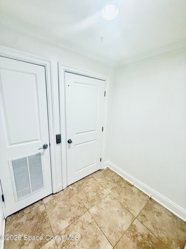 Building Photo - 860 Vignoles NE Ave