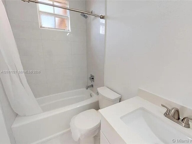 Building Photo - 7772 NW 114th Pl