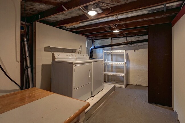Building Photo - 2 Bed, 2 Bath Home in Historic Birchwood Neighborhood
