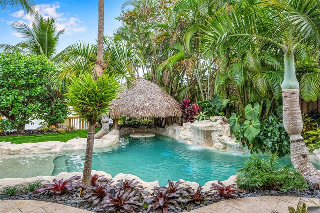 Building Photo - 1606 NE 18th Ave