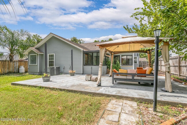 Building Photo - 8621 Goodbys Trace Dr