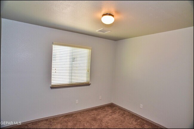 Building Photo - 703 Joe Rodriguez Dr