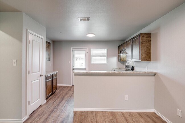 Building Photo - 1/2 Off First Month