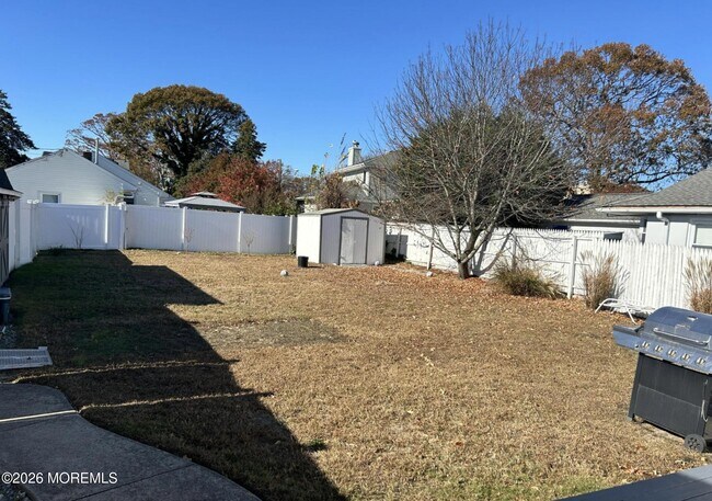 Building Photo - 1527 Beaver Dam Rd