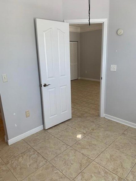 Building Photo - 175 Galicia Way