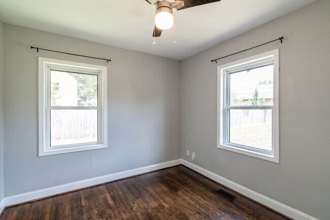 Building Photo - Charming Renovated 2BR Home in Revolution Park – Minutes from Uptown Charlotte!
