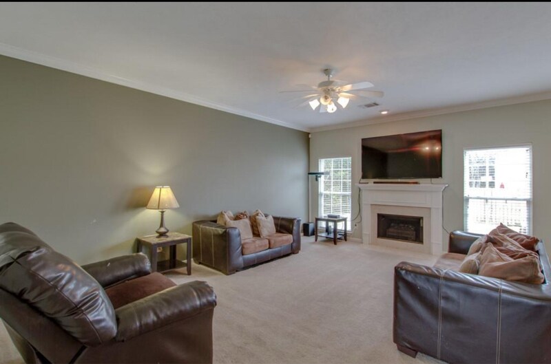 Building Photo - 379 Sarava Ln