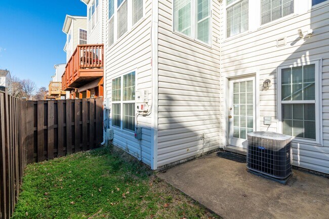 Building Photo - 6327 Dunn Ct