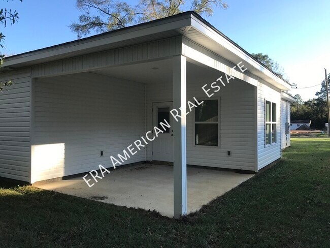 Building Photo - 714 Robinson Ave E