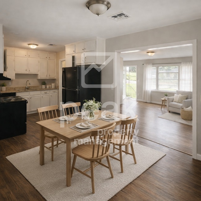 Building Photo - $1,150! 3Bed/ 1.5 Bath House! Apply by 1/21 to get half off your first month.