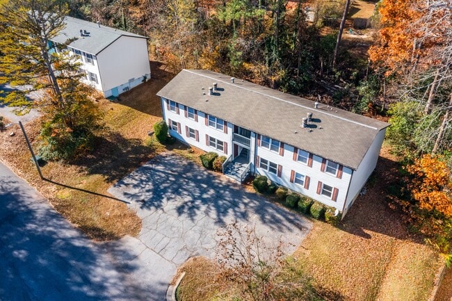Building Photo - 121 Mark Twain Cir