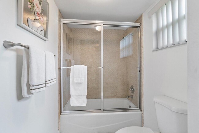 Building Photo - 11863 Wimbledon Cir