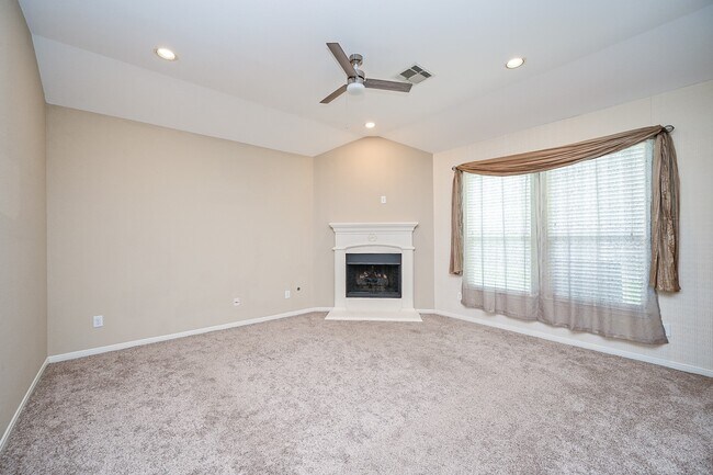 Building Photo - 6942 Hamilton Falls Ln