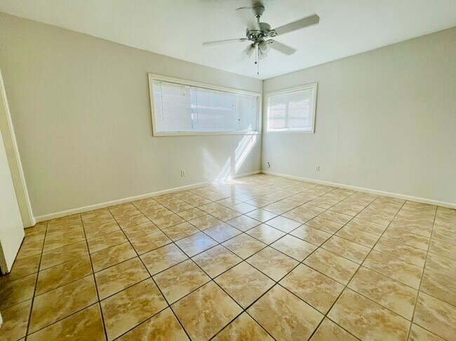 Building Photo - 4733 Merwin St