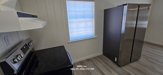 Building Photo - Large 1 bed 1 bath home on its own lot