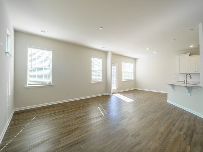 Building Photo - 10019 Ventfort Hall Dr