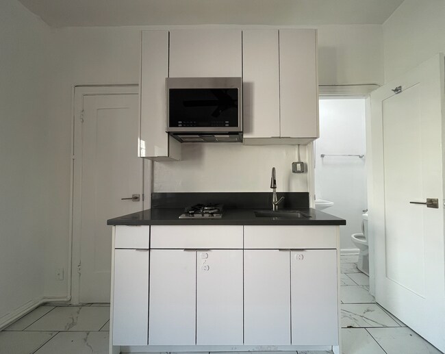 Building Photo - 1617 Normandie Ave