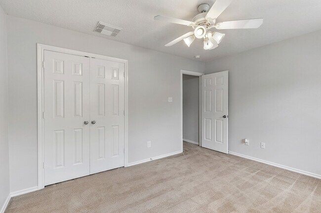 Building Photo - 18111 Stone Trail Manor Dr