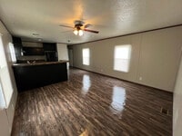 Building Photo - 115 Plum St