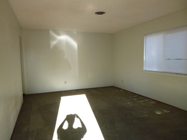 Building Photo - 0819