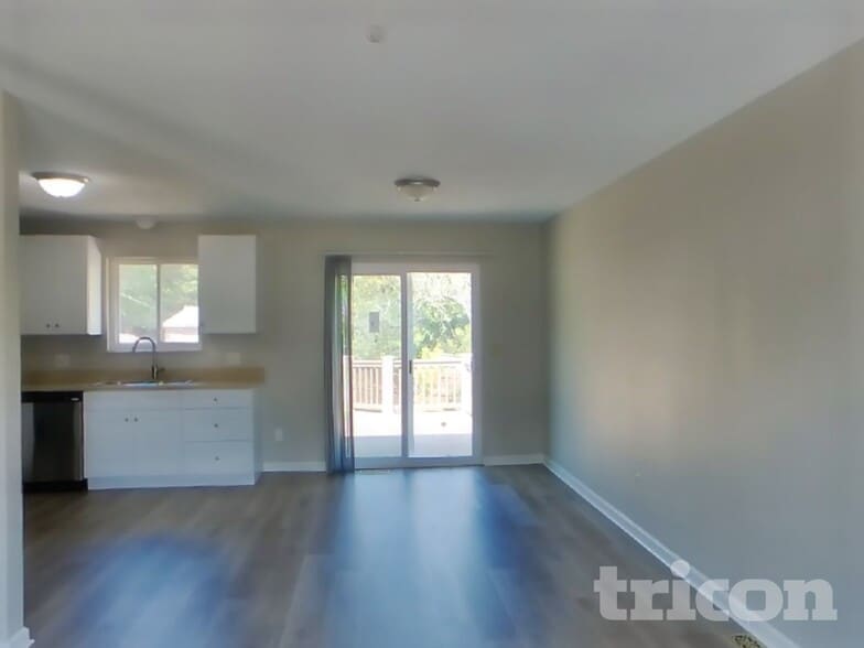 Building Photo - 1816 Hilltop Village Ln
