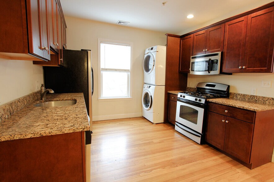 Building Photo - 3 Griggs Pl