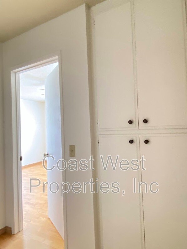 Building Photo - 1280 Goshen St