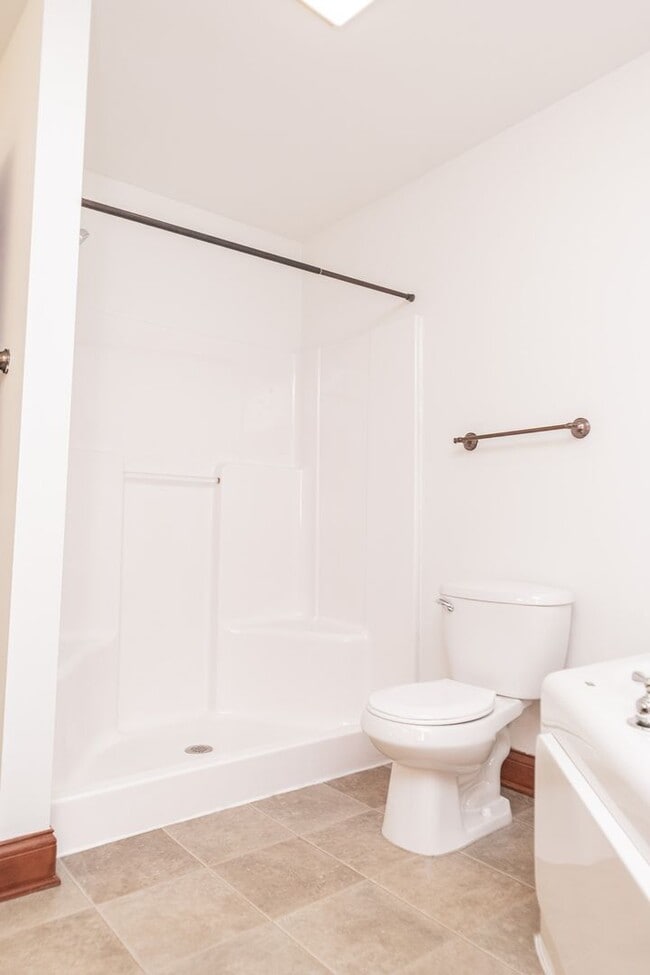 Building Photo - 3 Bedroom / 2 Bathroom Home for Rent in Va...