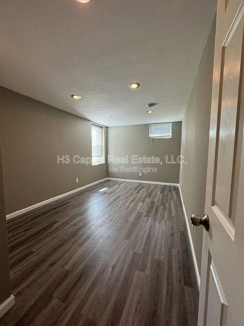 Building Photo - 1041 Flora Lake Ct