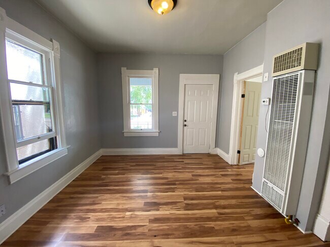 Building Photo - 8 E Fountain Blvd